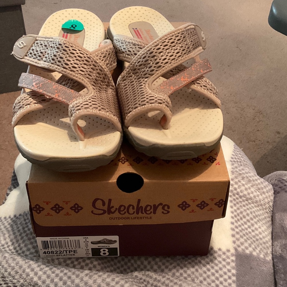 Skechers Women's Beige and Coral Sandals